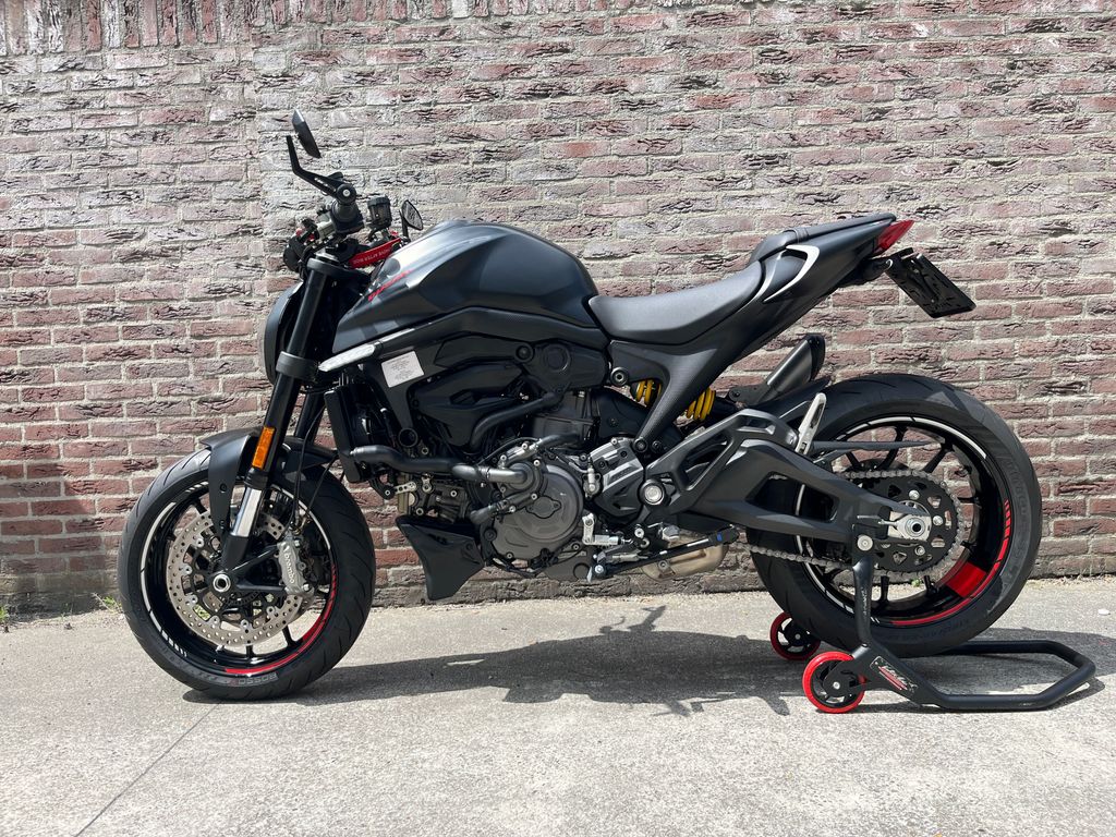 Ducati Monster 937