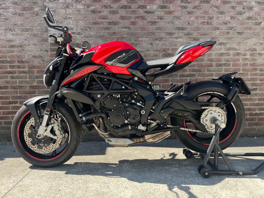 MV Agusta Brutale 800