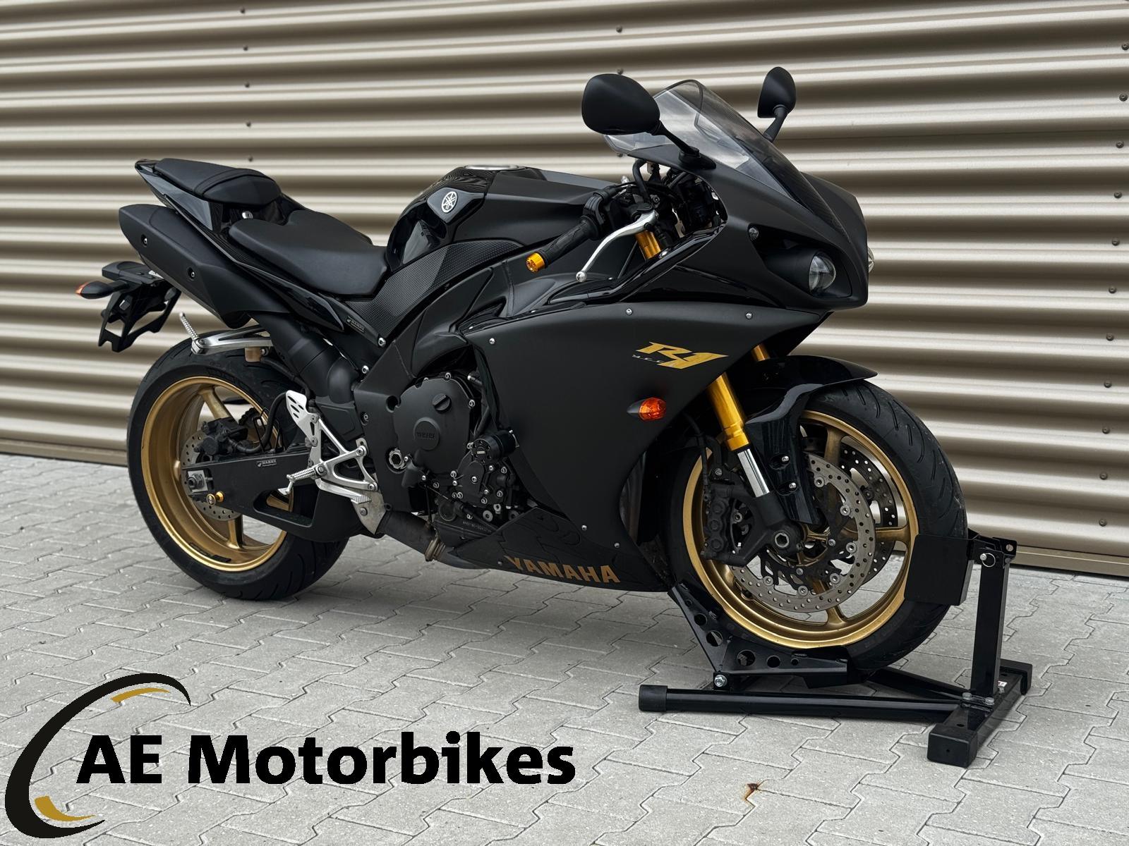 Yamaha YZF R1