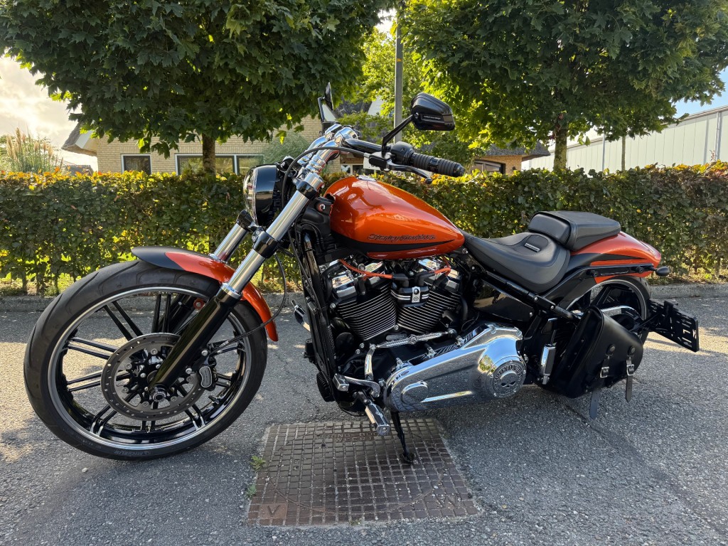 Harley-Davidson FXBRS Breakout 114