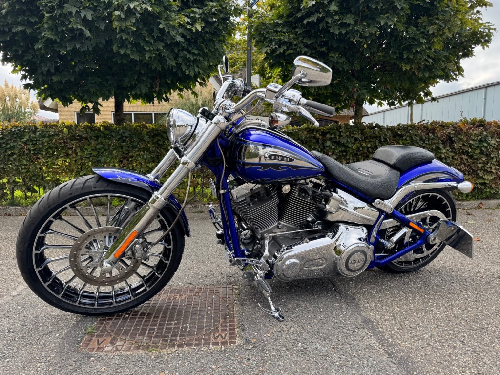 Harley-Davidson FXSE CVO Pro Street Breakout