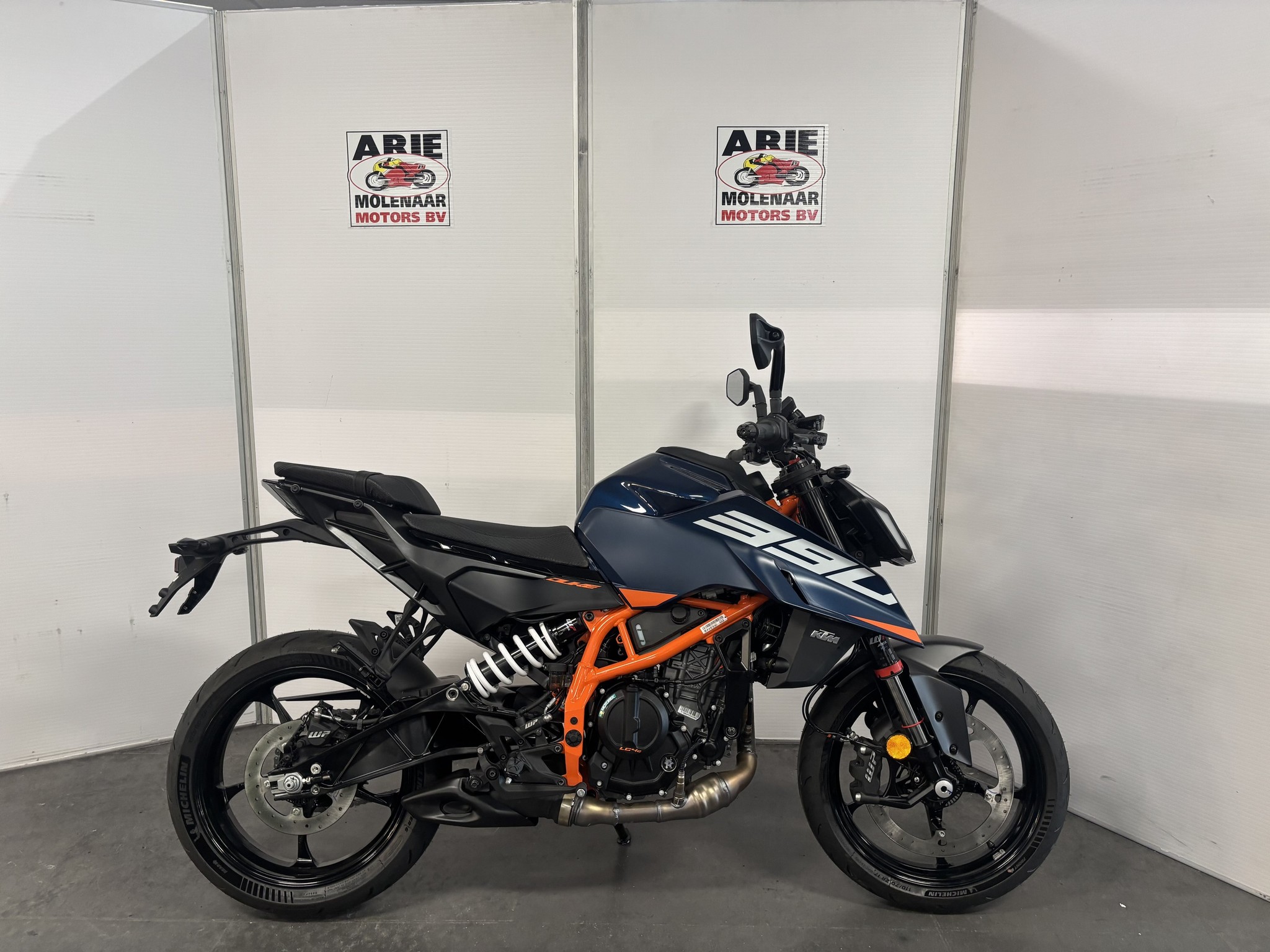 thumb-0