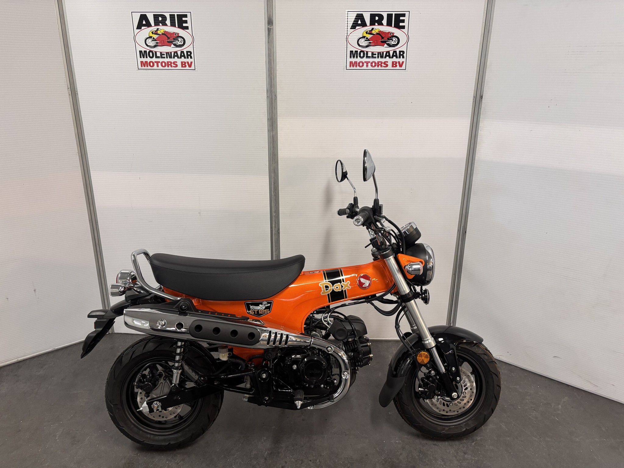Honda ST125 Dax