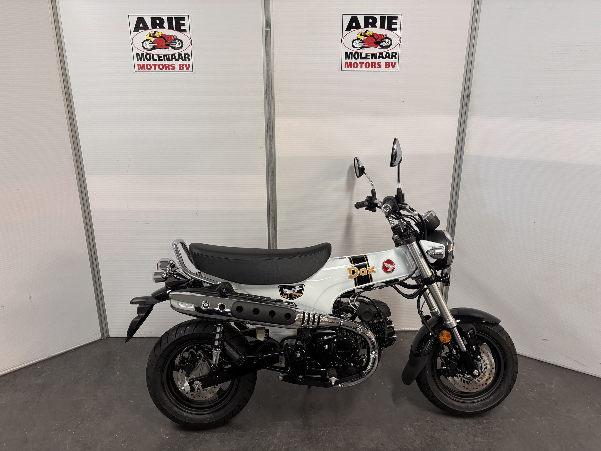 Honda ST125 Dax