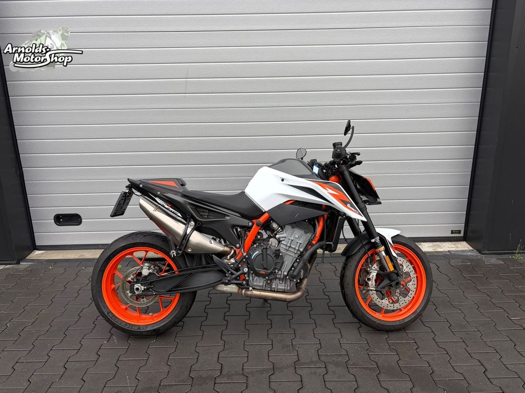KTM 890 Duke R