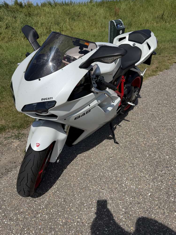 Ducati 848 EVO