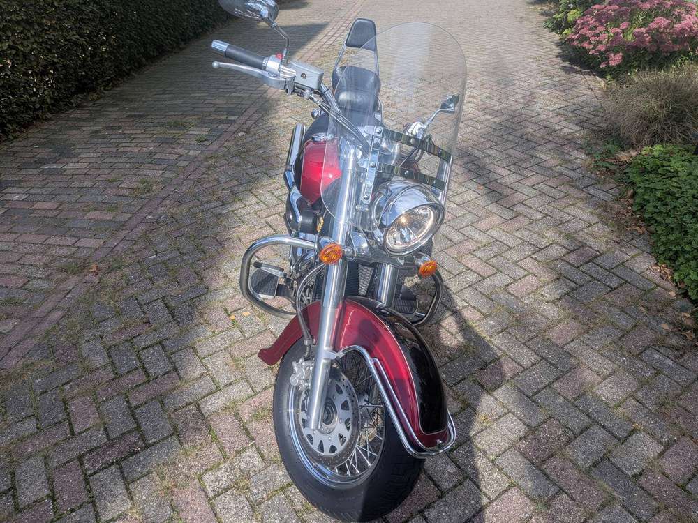 Suzuki Intruder C800
