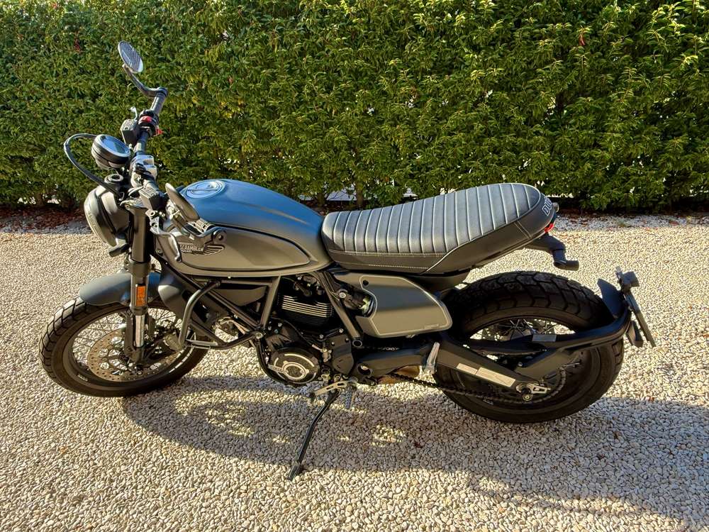 Ducati Scrambler 800 Nightshift