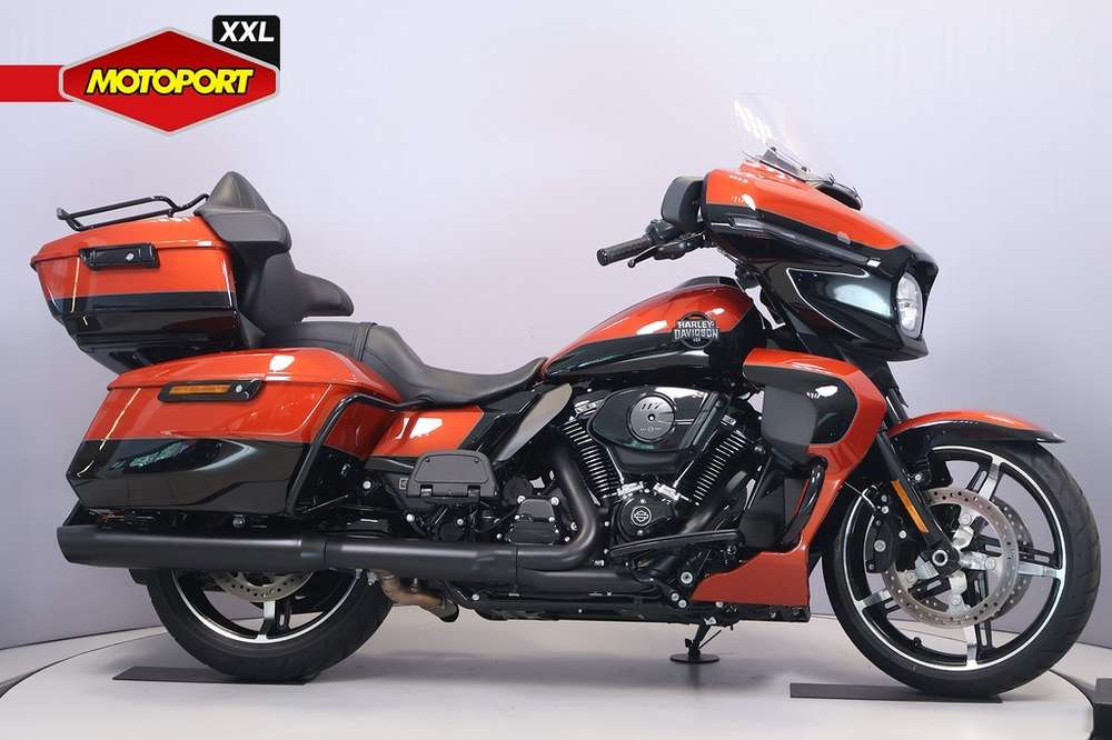 Harley-Davidson FLHXU Street Glide Ultra