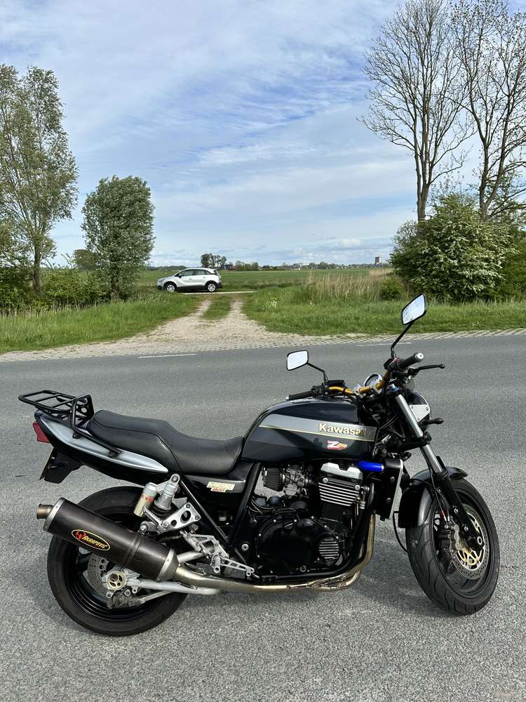 Kawasaki ZR-X 1100