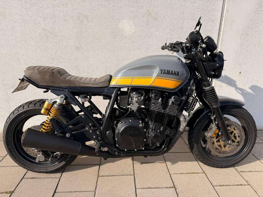 Yamaha XJR 1200