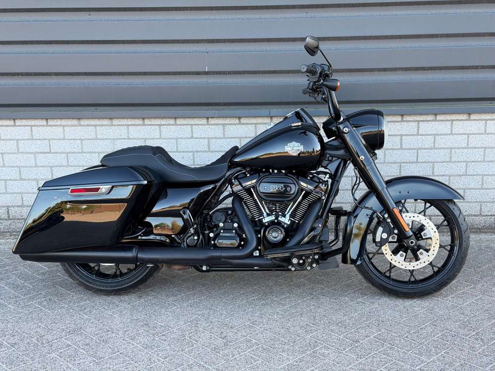 Harley-Davidson FLHRS Road King Custom