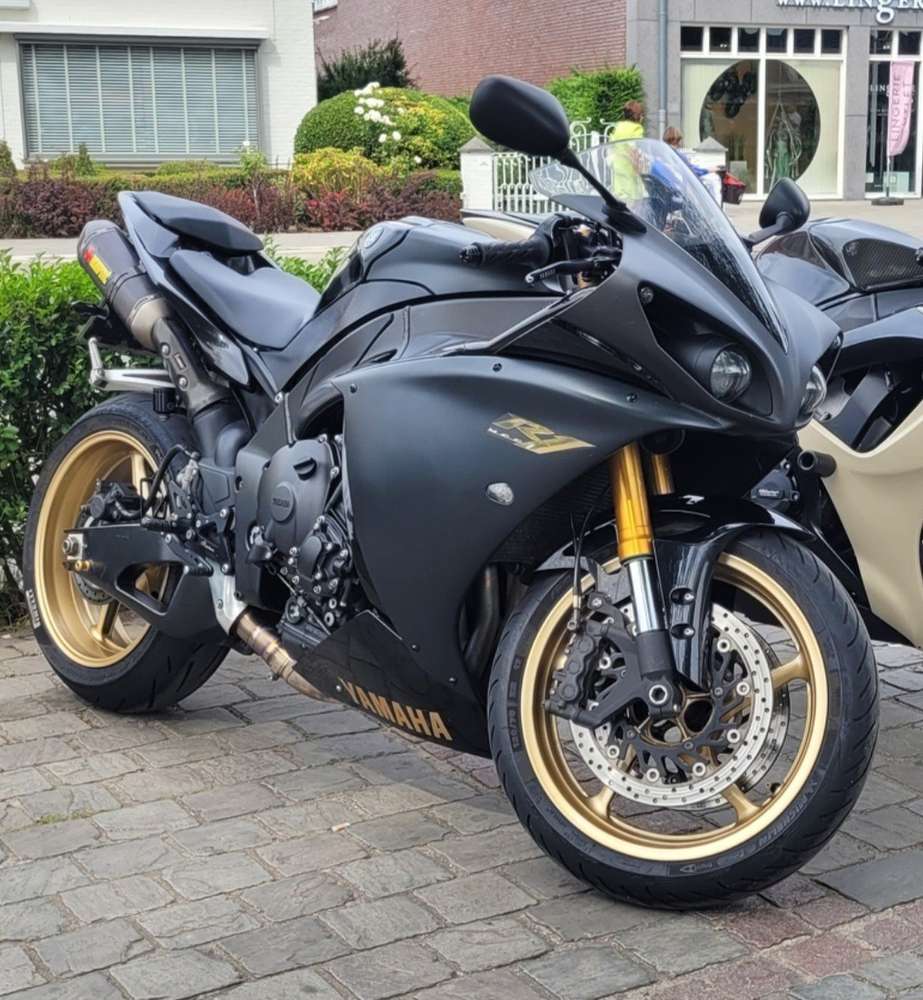 Yamaha YZF R1