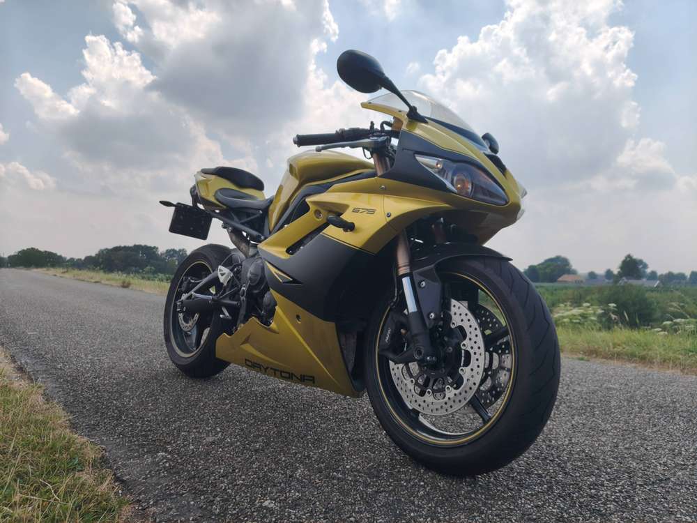 Triumph Daytona 675