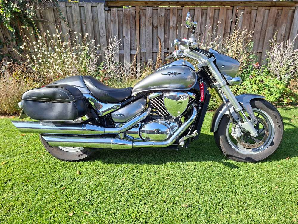 Suzuki Intruder M800