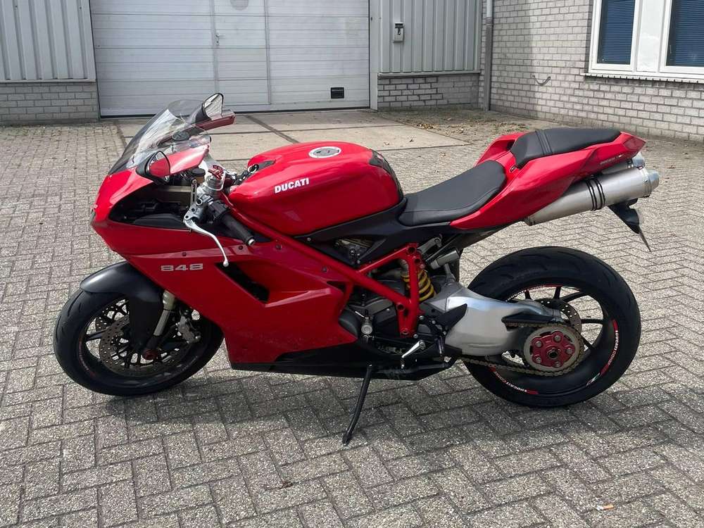 Ducati 848