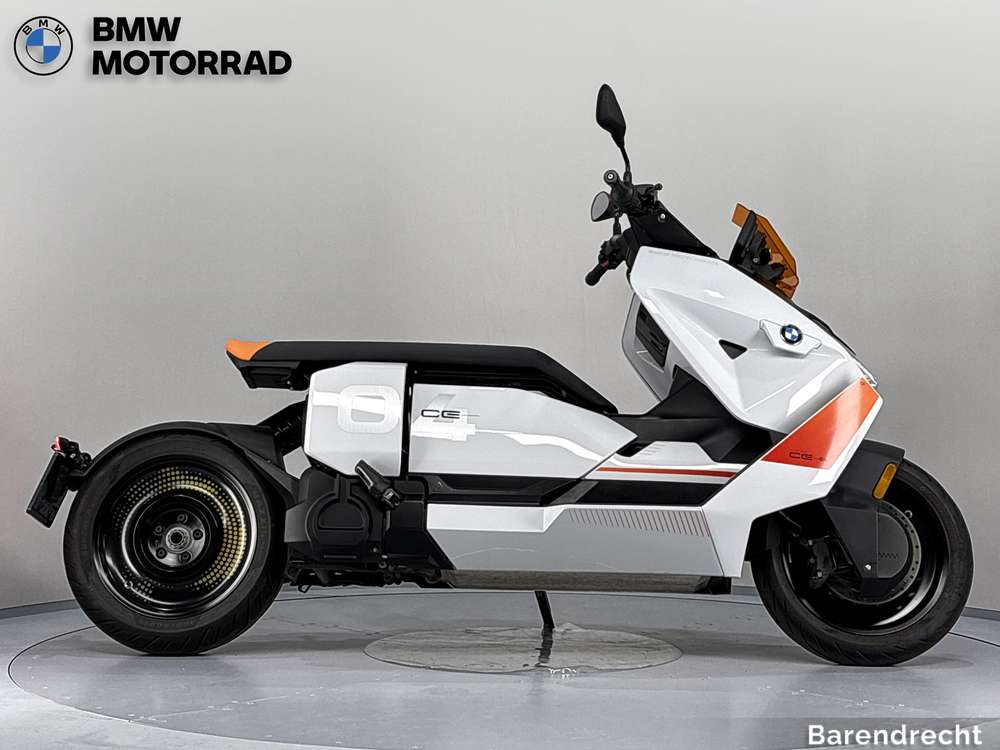 BMW CE 04