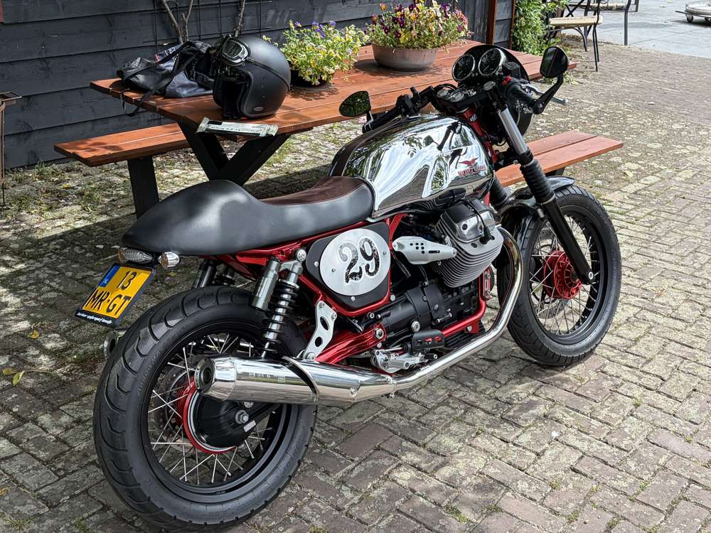 Moto Guzzi V7 750 Cafe Racer Kit