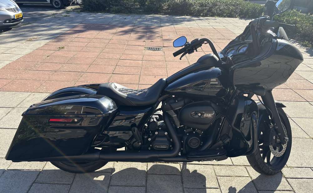 Harley-Davidson FLTRX Road Glide