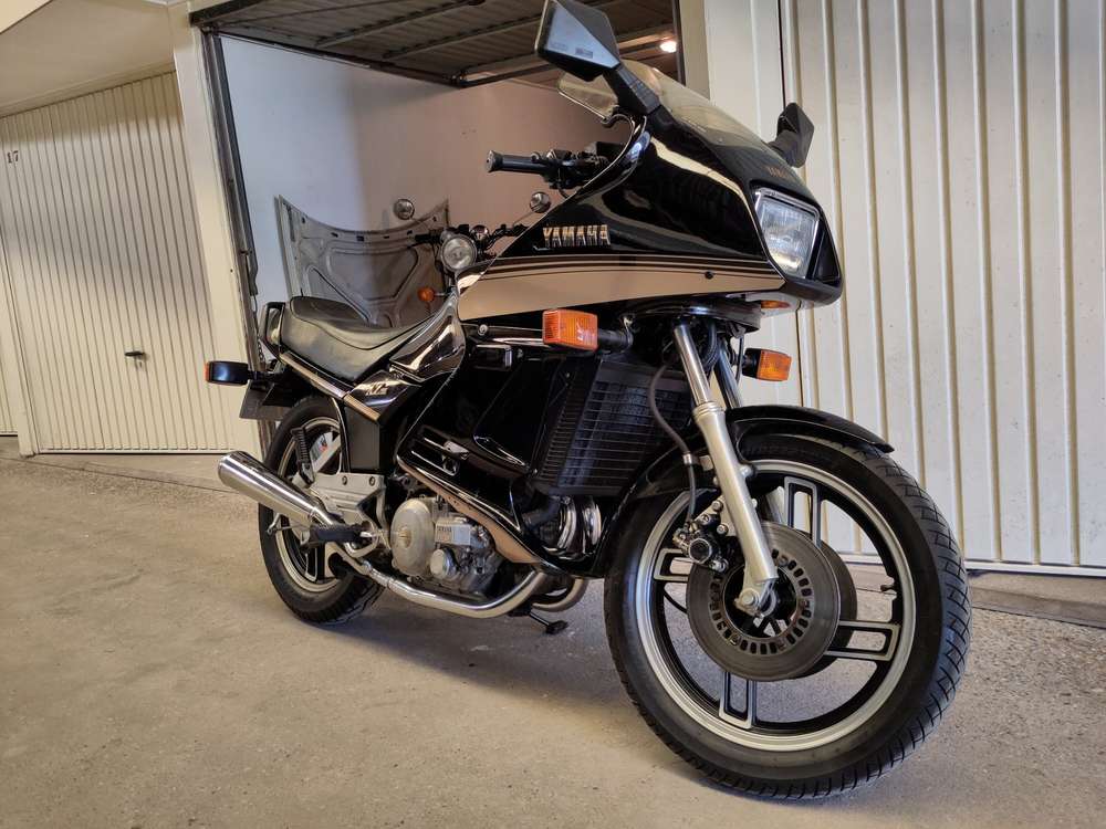 Yamaha XZ 550 Vision