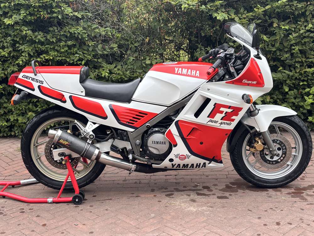 Yamaha FZ 750 Genesis