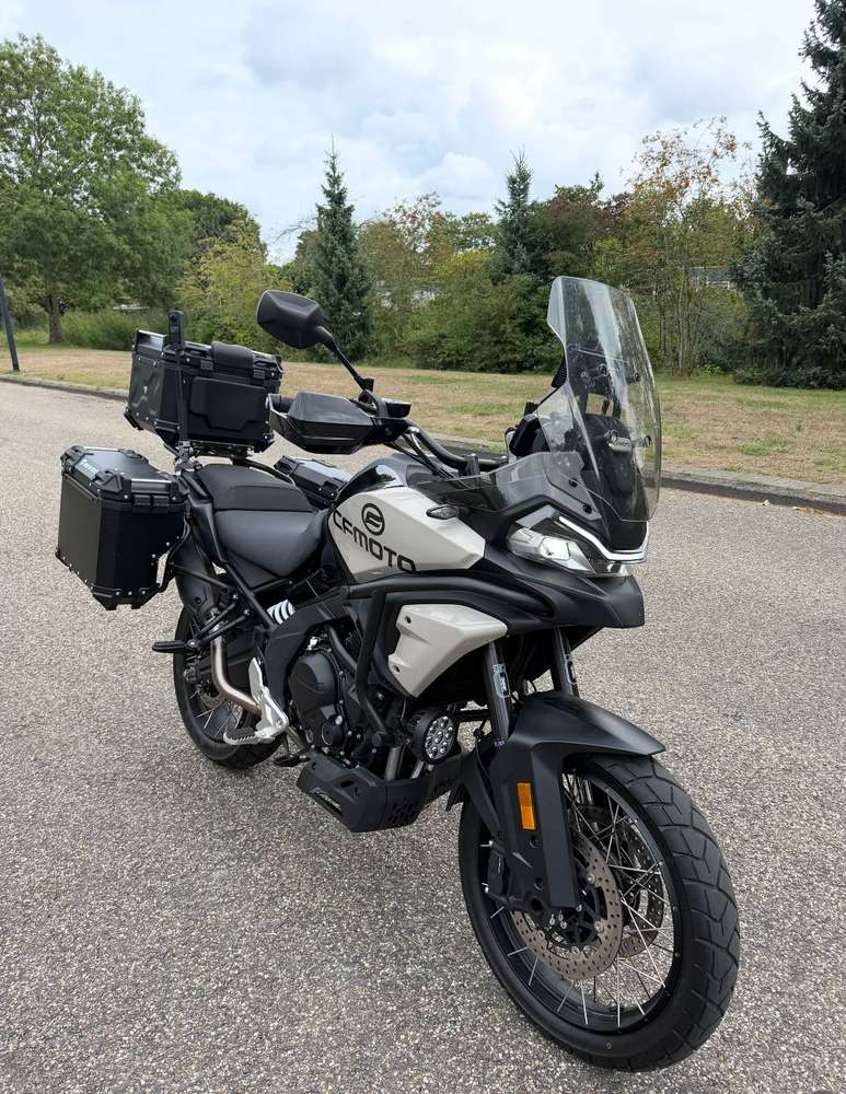 CFMOTO 700 MT Adventure