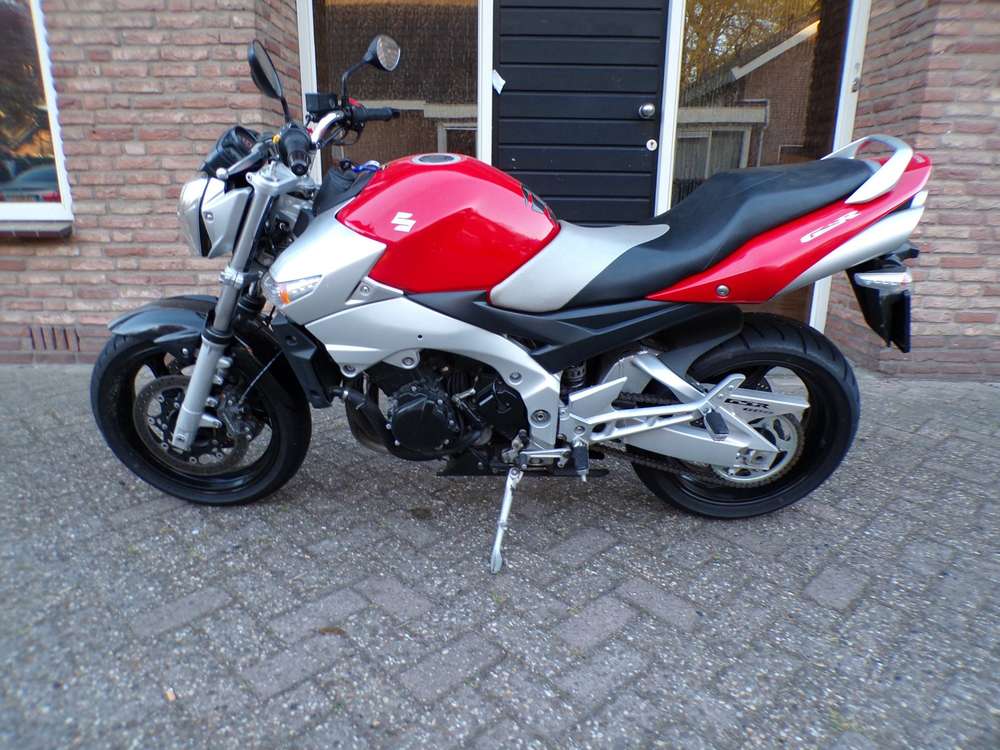 Suzuki GSR 600