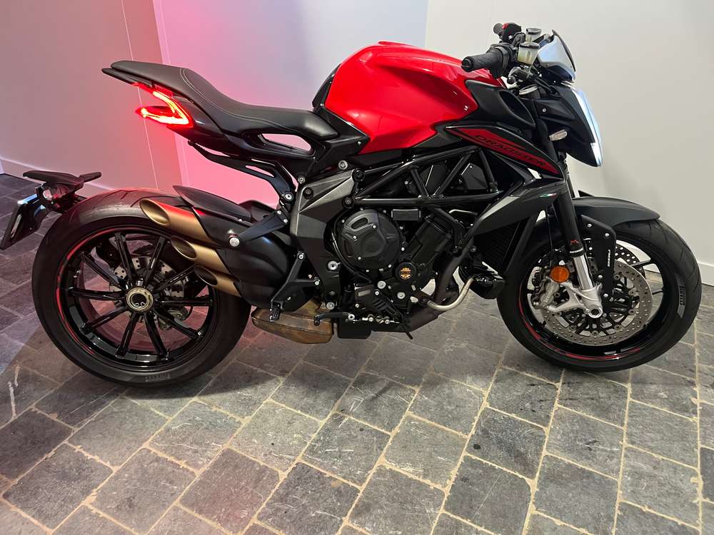 MV Agusta Dragster 800