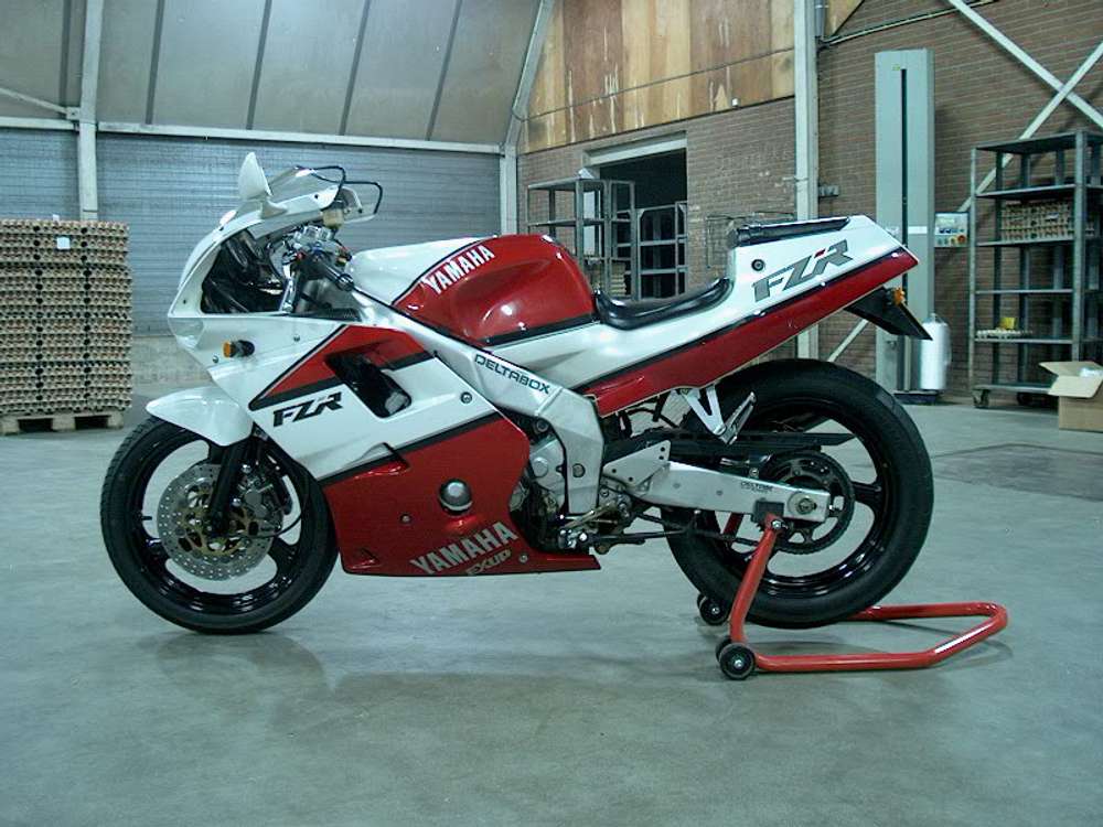 Yamaha FZR 250R