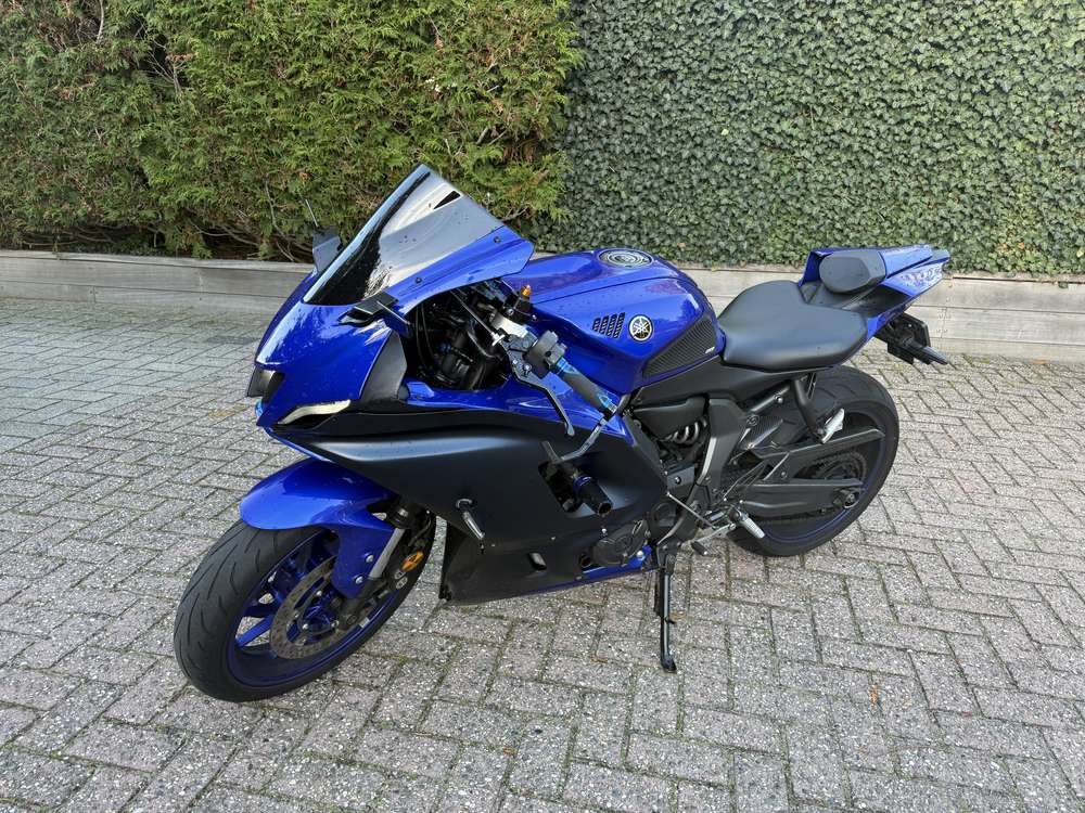 Yamaha YZF-R7