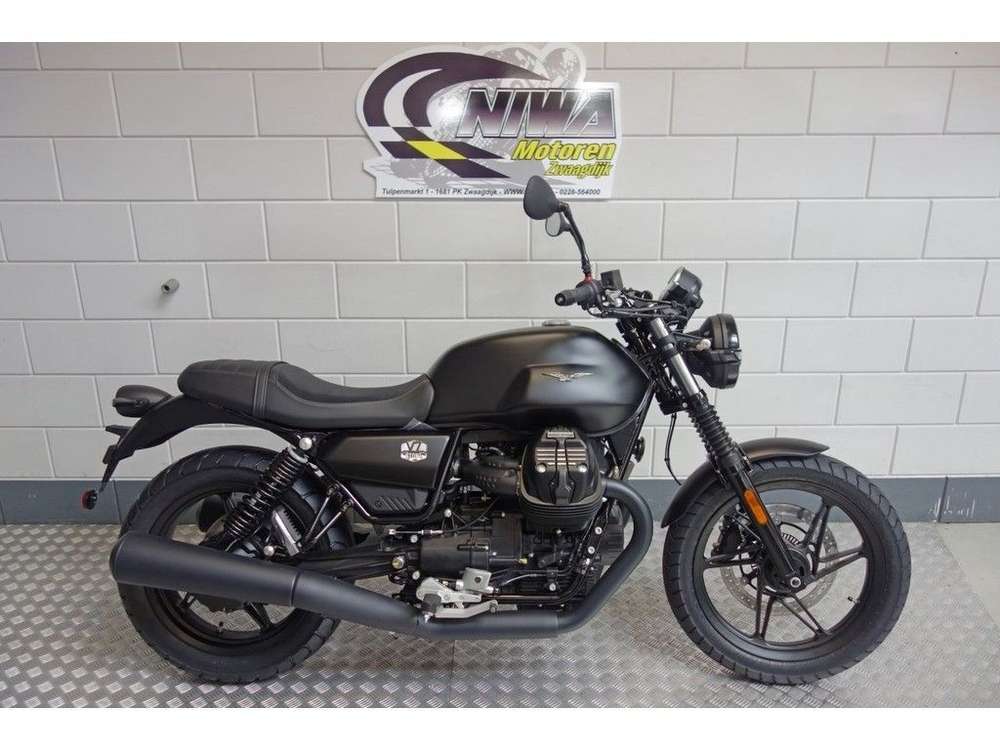 Moto Guzzi V7 700