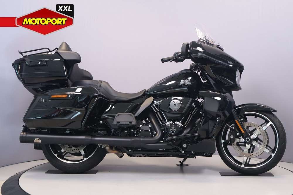 Harley-Davidson FLHXU Street Glide Ultra