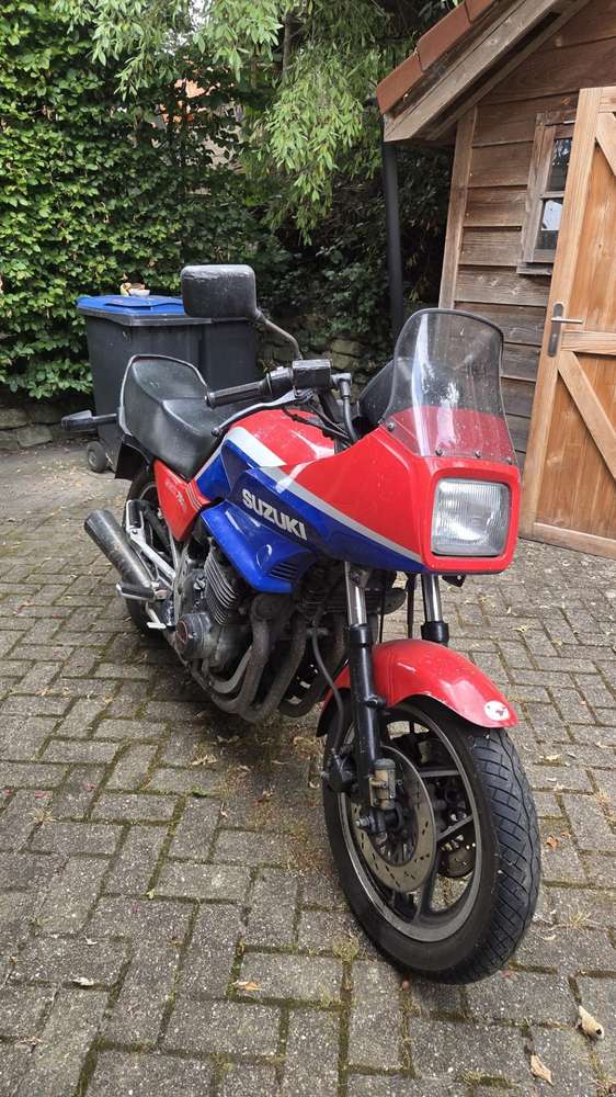 Suzuki GSX 750ES