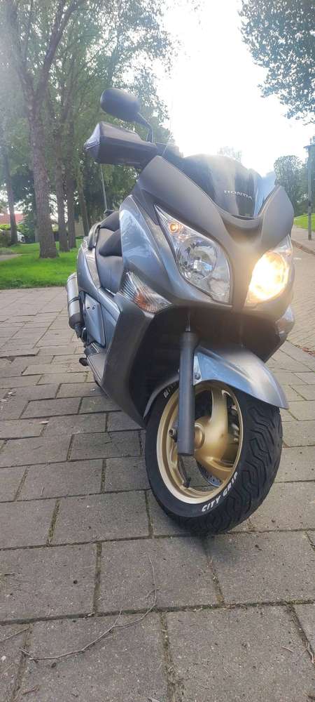 Honda FJS 400 Silver Wing