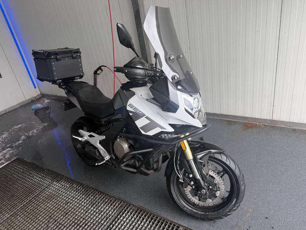 CFMOTO 650 MT