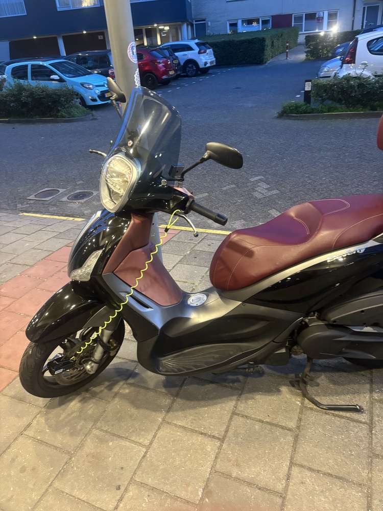 Piaggio Beverly 350