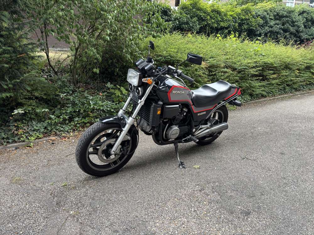 Honda VF700S Sabre
