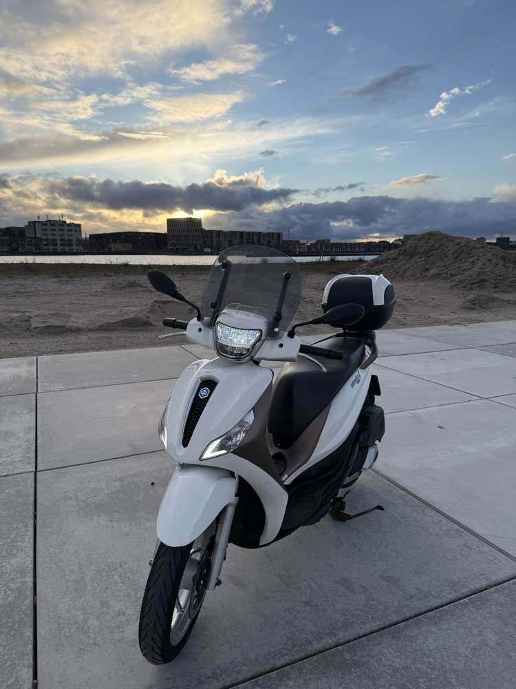Piaggio Medley 125