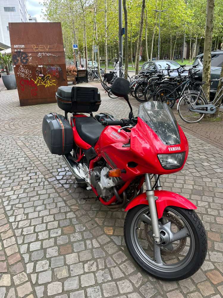 Yamaha XJ 600N