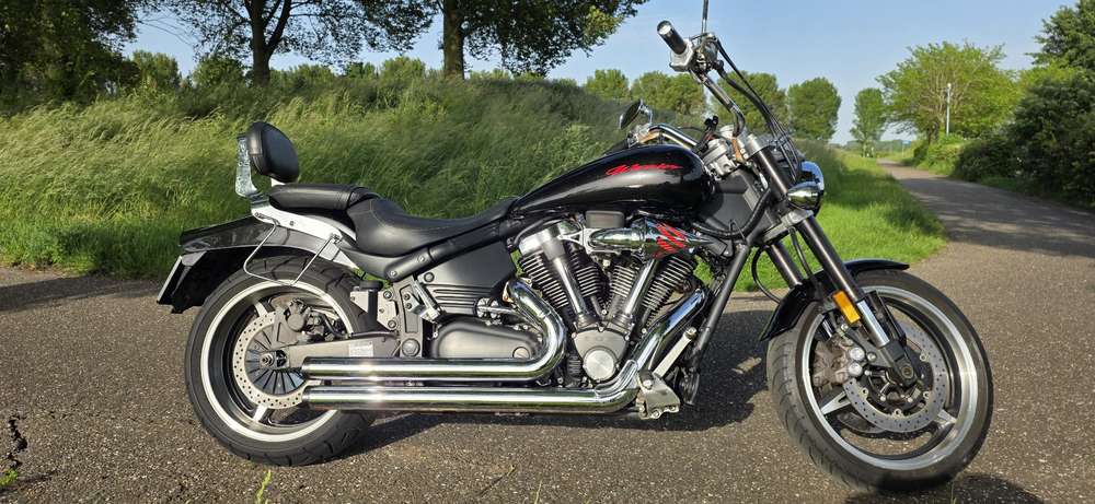 Yamaha XV 1700 Road Star
