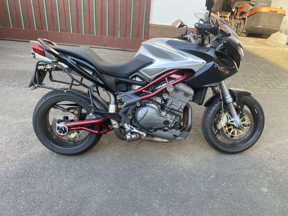 Benelli TREK 1130