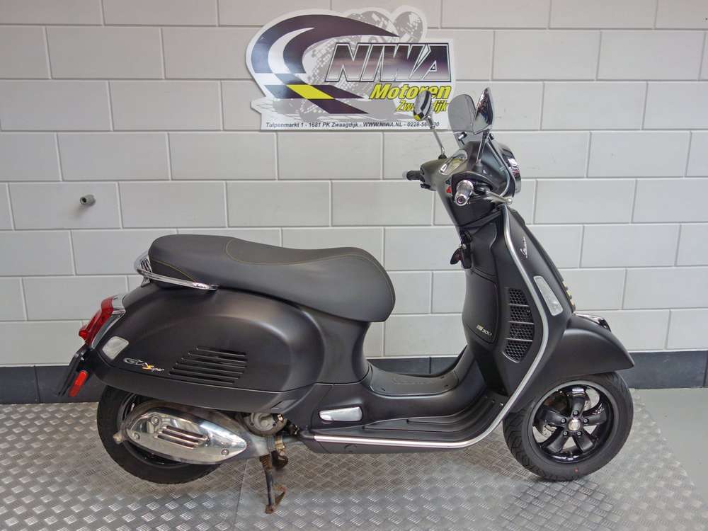 Vespa GTS 300