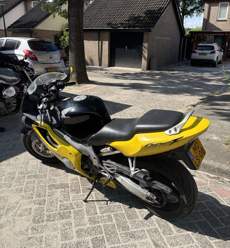 Honda CBR 600F4