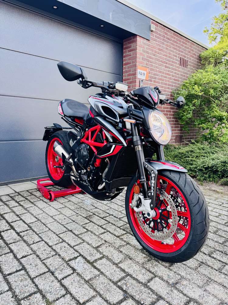 MV Agusta Dragster 800RC SCS