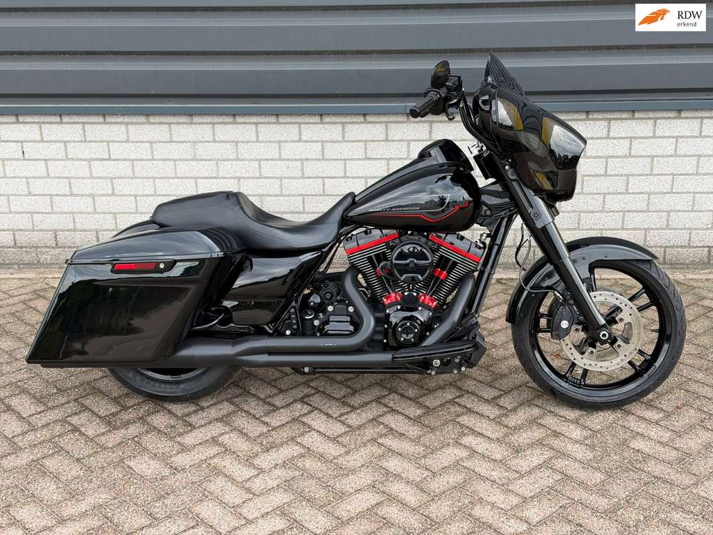 Harley-Davidson FLHX Street Glide