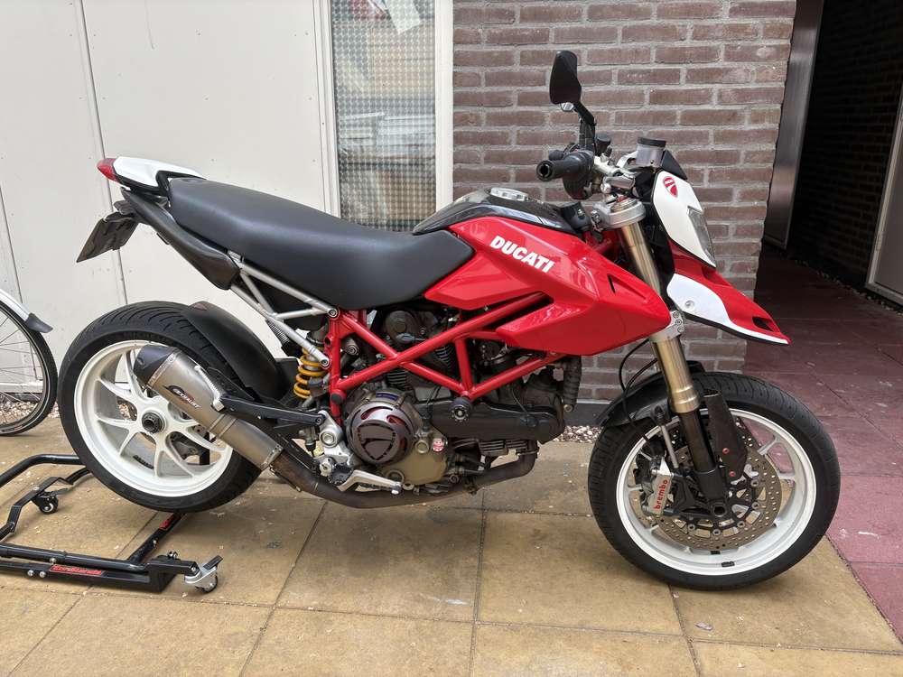 Ducati Hypermotard 1100S