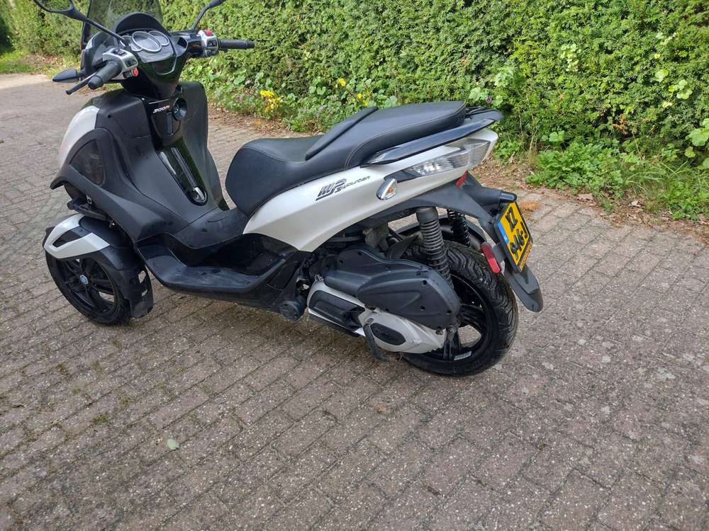 Piaggio MP3 300