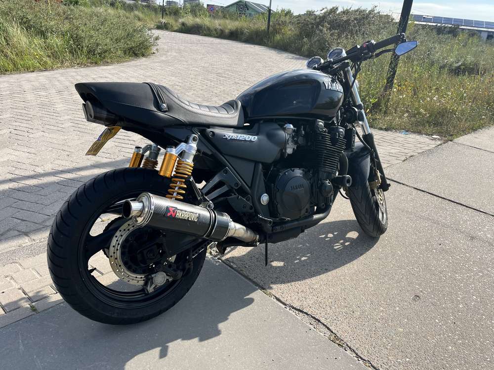 Yamaha XJR 1200