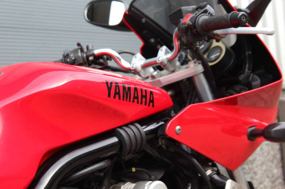 Yamaha FZS 600 Fazer