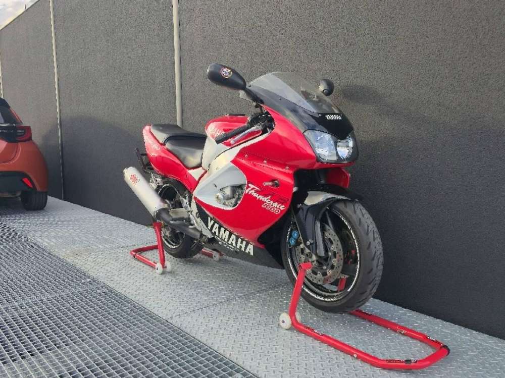 Yamaha YZF 1000R Thunderace